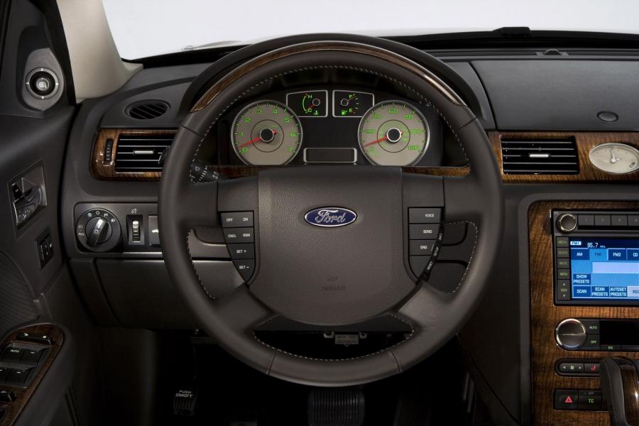  Ford Taurus 2008 года  (фото 15 из 57)